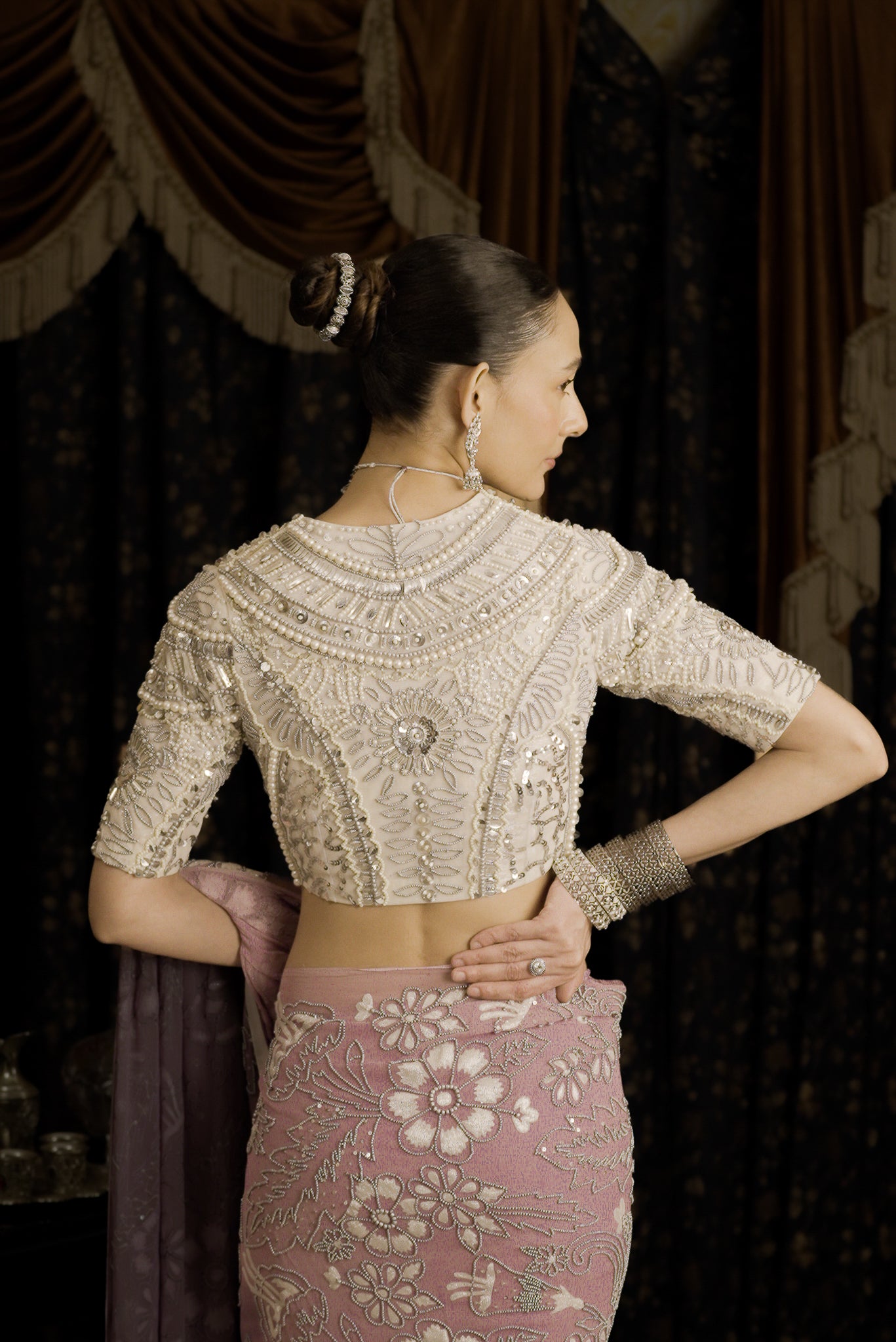 November - Saree Set