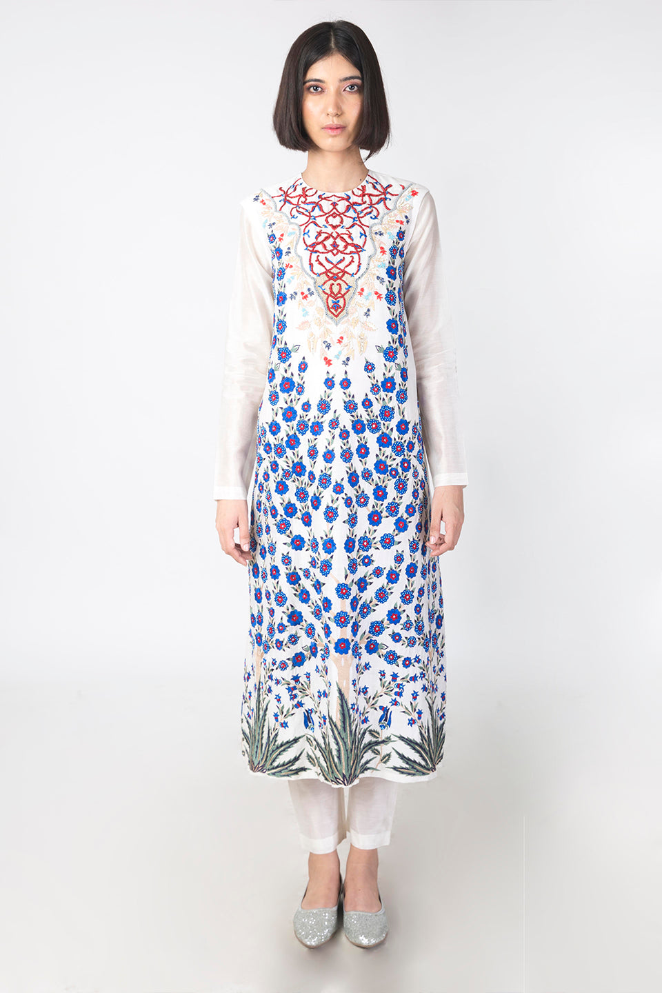 Embroidered Chanderi Kurta Set in White - sakshamneharicka.com