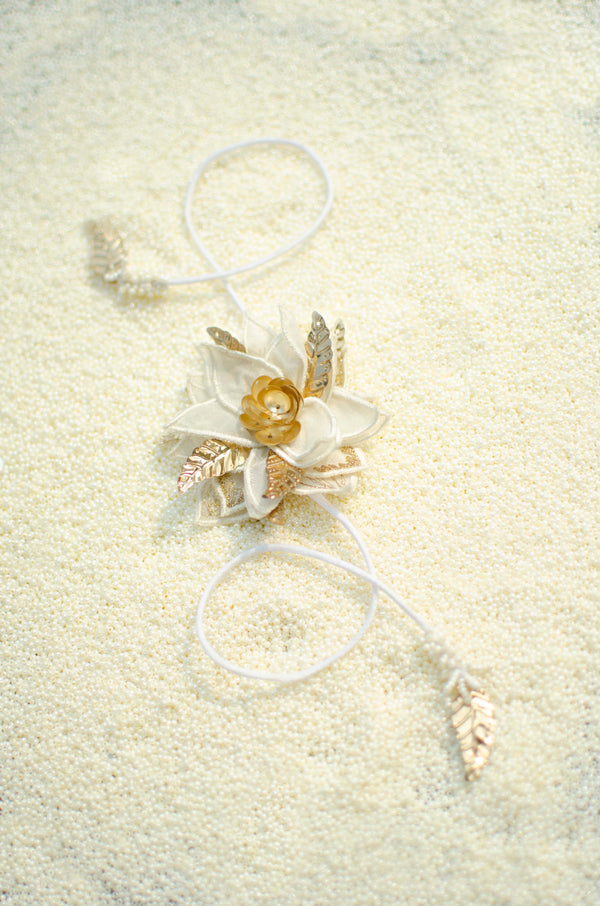 Ivory/ Gold 3D Rakhi